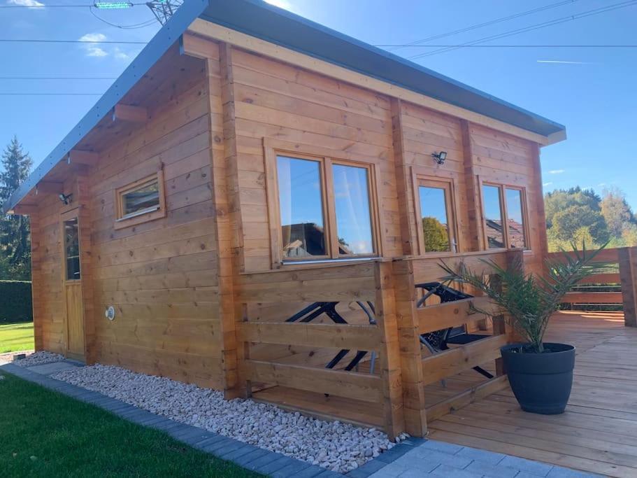 Chalet 2 Personnes Avec Jacuzzi Et Piscine Saisonniere Partagee Corcieux Exterior photo